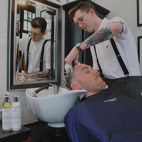 Lavado de cabello en el salón